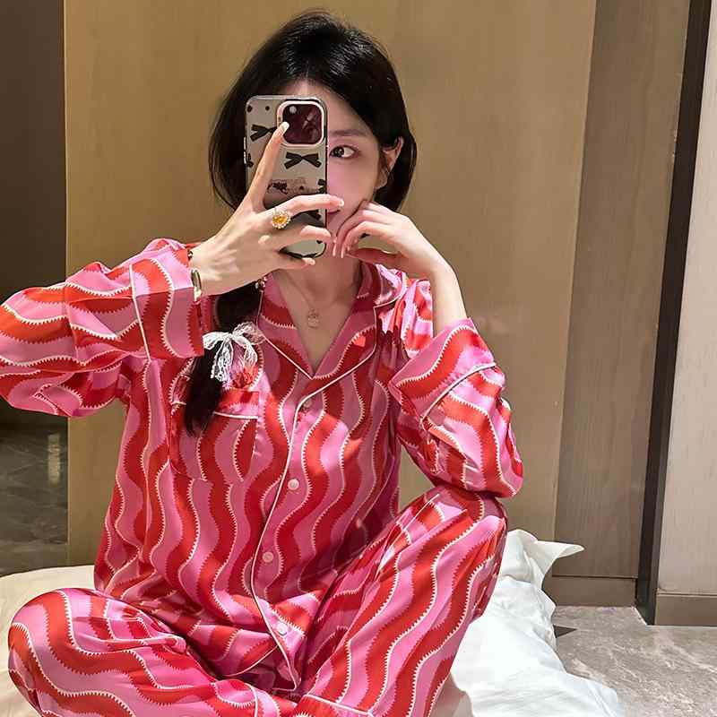 ・カテゴリ: セットアップ・素材: ポリエステル繊維・厚さ: 薄手・ネックライン: 襟付き・機能: カジュアル, 通気性, 睡眠, 居家, 快適, 外着・対象: 少女・適用場所: 屋外, 居家, ホテル, 結婚式場・カラー: ピンク波模様・サイズ: M, L, XL・スタイル: 韓国風・カテゴリ: セットアップ・素材: ポリエステル繊維・厚さ: 薄手・ネックライン: 襟付き・機能: カジュアル, 通気性, 睡眠, 居家, 快適, 外着・対象: 少女・適用場所: 屋外, 居家, ホテル, 結婚式場・カラー: ピンク波模様・サイズ: M, L, XL・スタイル: 韓国風
