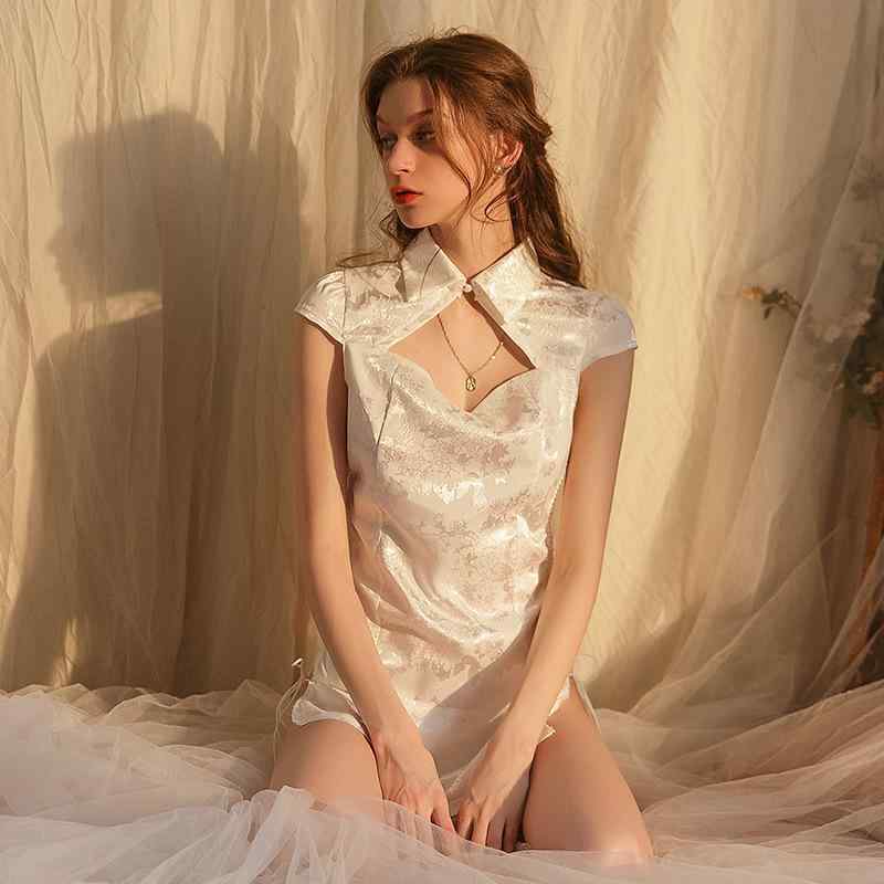 ・カテゴリ: チャイナドレス・スタイル: 制服風・性別: 女性・カラー展開: ホワイト（Tバックショーツ付き）、ブラック（Tバックショーツ付き）・サイズ展開: フリーサイズ・誤差範囲: 0.1cm・主生地成分の比率: 50%