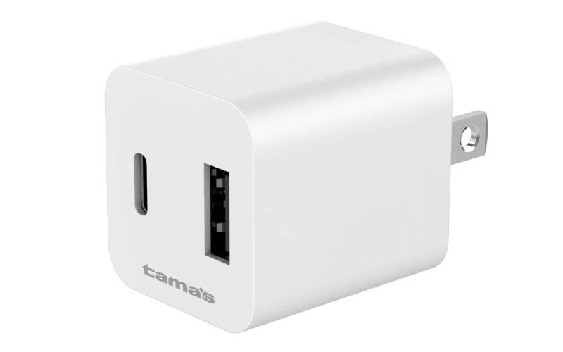 多摩電子工業 PD対応 AC充電器 急速充電対応 コンセントチャージャー 20W USB-C×1ポート USB-A×1ポート シンプル iPhone/iPad/Galaxy TAP137UCWモデル (ホワイト)サイズ ： 約W30×H31×D35mm（ACプラグ含まず）質量 ： 約41gポート ： Type-C（Power Delivery）×1、 USB-A×1入力 ： AC100V～240V 50/60Hz 0.5A max出力 ： ［Type-C］（単体使用時最大20W） DC5V 3A、 9V 2.22A、 12V 1.67A 　　　　 ［USB-A］（単体使用時最大18W） DC5V 3A、 9V 2A、 12V 1.5A 　　　　 同時使用時合計最大5V 3A材質 ： （本体ケース）PC、（ACプラグ）銅合金