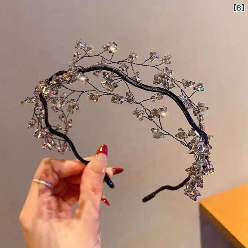 clearstoreのヘアバンド レディース 高級感 ビジュー 幅広 小顔効果 編み込み メッシュ ヘアアクセサリー 上品 エレガント 大人 かわいい ファッション雑貨 ヘッドバンド｜アングル3