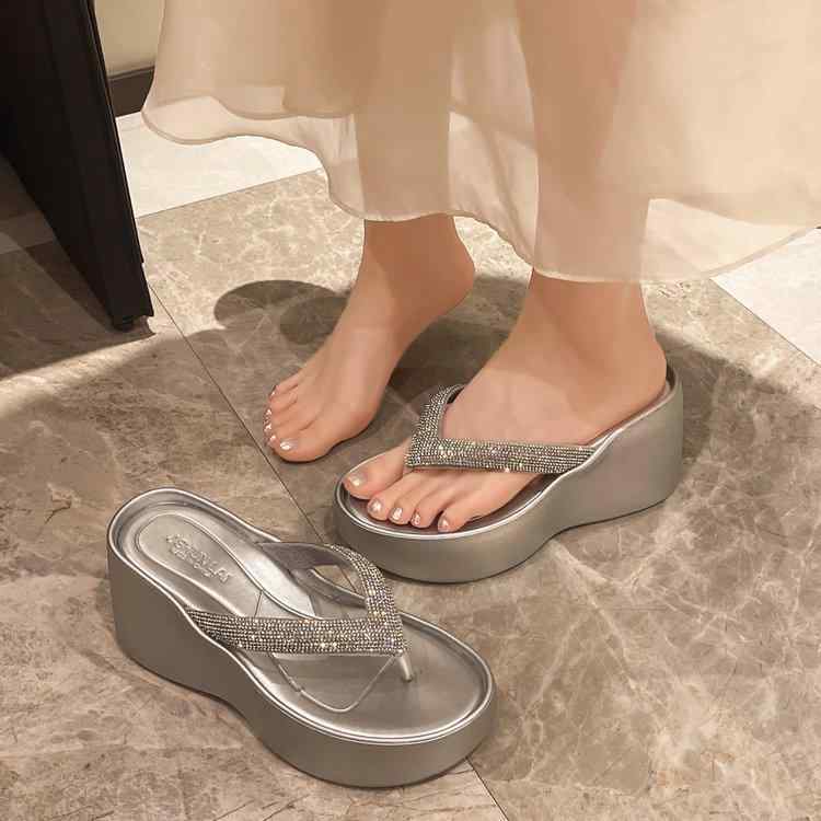 乐天商城 - サンダル レディース 厚底 水晶 スリッパ おしゃれ 普段使い 韓国風 EVA 婦人靴 黒 銀色 米白色 春夏