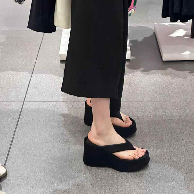 サンダル レディース 厚底 本革 小柄女性 ビーチサンダル トングサンダル 軽量 韓国風 おしゃれ かわいい 歩きやすい 旅行 普段使い ブラック