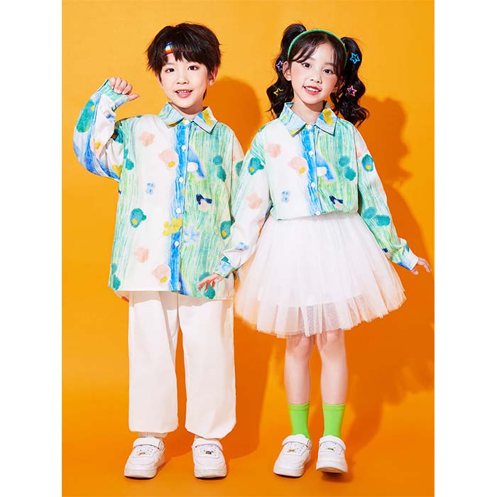 商品名 キッズチアダンス衣装 ・簡易な包装、ご了承ください。 色 グリーン サイズ 110：適用身長100-110cm 120：適用身長110-120cm 130：適用身長120-130cm 140：適用身長130-140cm 150：適用身長140-150cm 160：適用身長150-160cm 170：適用身長160-170cm 素人採寸若干の誤差がある場合がございます。 素材 ポリエステル ご了承いただきたいこと ※サイトに掲載の商品は、撮影の環境とモニター環境により、実際の物と素材感・色味いが多少異なる場合がございます。 ※モデル使用の撮影道具等商品に含めておりません（小物ある場合、内容を明記致します）。 ※大量生産による生産過剰と在庫管理の条件により、細かいキズや汚れ付くことがございます。完璧な商品をお求めのお方と細かい部分をお気になさるお方は、ご購入を慎んでください。 ※取寄品、輸入品、工場大量生産の商品の為、日本製より縫製荒いとほつれ等が生じている場合がございますのであらかじめご了承くださいませ。 ※都合により電話に出られない場合メールでご連絡いただければ幸いです。 ※在庫は複数店舗共有しております為、またメーカさんが急に生産中止による在庫更新遅れることがございます。メールか電話でご連絡致します。どうかご容赦ください。 ※お届けした商品に不備があった場合、一週間以内ご連絡ください。確認後速やかに交換か返品対応致します、返品に関しては原則として連絡なしの返品は対応致しません、ご理解いただきますようお願い申し上げます。 ※お客様都合の返品は受付ない場合がございます（特に舞台衣装、ダンス衣装、道具等。またイメージ違い）。また返品か交換に往復の送料が生じる場合がございます。 ※他に不明点がございましたら、お問い合わせください。