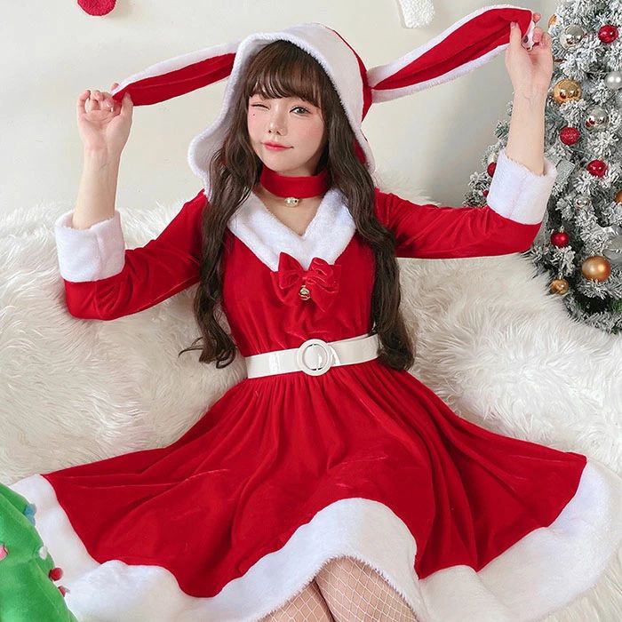 商品名 レディース　サンタコス衣装 ・簡易な包装、ご了承ください。 色 レッド サイズ 着丈約80cmバスト80-90cmウエスト68-76cm 素人採寸若干の誤差がある場合がございます。 素材 ポリエステル ご了承いただきたいこと ※サイトに掲載の商品は、撮影の環境とモニター環境により、実際の物と素材感・色味いが多少異なる場合がございます。 ※モデル使用の撮影道具等商品に含めておりません（小物ある場合、内容を明記致します）。 ※大量生産による生産過剰と在庫管理の条件により、細かいキズや汚れ付くことがございます。完璧な商品をお求めのお方と細かい部分をお気になさるお方は、ご購入を慎んでください。 ※取寄品、輸入品、工場大量生産の商品の為、日本製より縫製荒いとほつれ等が生じている場合がございますのであらかじめご了承くださいませ。 ※都合により電話に出られない場合メールでご連絡いただければ幸いです。 ※在庫は複数店舗共有しております為、またメーカさんが急に生産中止による在庫更新遅れることがございます。メールか電話でご連絡致します。どうかご容赦ください。 ※お届けした商品に不備があった場合、一週間以内ご連絡ください。確認後速やかに交換か返品対応致します、返品に関しては原則として連絡なしの返品は対応致しません、ご理解いただきますようお願い申し上げます。 ※お客様都合の返品は受付ない場合がございます（特に舞台衣装、ダンス衣装、道具等。またイメージ違い）。また返品か交換に往復の送料が生じる場合がございます。 ※他に不明点がございましたら、お問い合わせください。