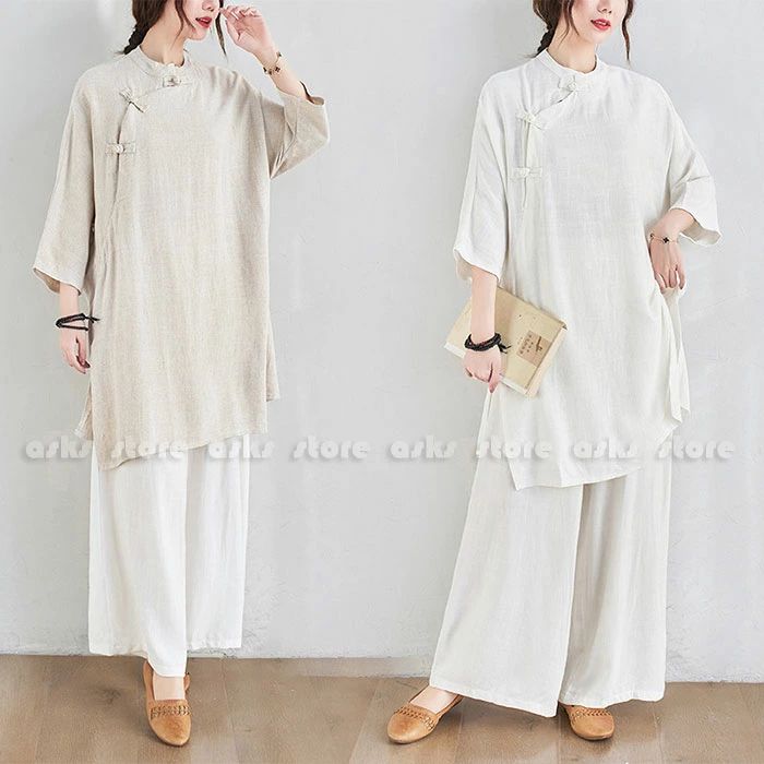 商品名 レディースチャイナ服 色 ベージュ・ホワイト サイズ L-2XL 素人採寸若干の誤差がある場合がございます。 素材 ポリエステル ご了承いただきたいこと ※サイトに掲載の商品は、撮影の環境とモニター環境により、実際の物と素材感・色味いが多少異なる場合がございます。 ※モデル使用の撮影道具等商品に含めておりません（小物ある場合、内容を明記致します）。 ※大量生産による生産過剰と在庫管理の条件により、細かいキズや汚れ付くことがございます。完璧な商品をお求めのお方と細かい部分をお気になさるお方は、ご購入を慎んでください。 ※取寄品、輸入品、工場大量生産の商品の為、日本製より縫製荒いとほつれ等が生じている場合がございますのであらかじめご了承くださいませ。 ※都合により電話に出られない場合メールでご連絡いただければ幸いです。 ※在庫は複数店舗共有しております為、またメーカさんが急に生産中止による在庫更新遅れることがございます。メールか電話でご連絡致します。どうかご容赦ください。 ※お届けした商品に不備があった場合、一週間以内ご連絡ください。確認後速やかに交換か返品対応致します、返品に関しては原則として連絡なしの返品は対応致しません、ご理解いただきますようお願い申し上げます。 ※お客様都合の返品は受付ない場合がございます（特に舞台衣装、ダンス衣装、道具等。またイメージ違い）。また返品か交換に往復の送料が生じる場合がございます。 ※他に不明点がございましたら、お問い合わせください。