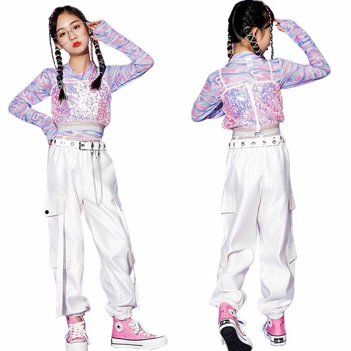 商品名 子供ダンス服(商品内容より金額修正場合があります、ご了承ください。) 3点セット：ブラウス+キャミソール+パンツ ブラウス+キャミソール+パンツ+ベルト 色 図参考 サイズ 120-170cm 素人採寸若干の誤差がある場合がございます。 素材 ポリエステル ご了承いただきたいこと ※サイトに掲載の商品は、撮影の環境とモニター環境により、実際の物と素材感・色味いが多少異なる場合がございます。 ※モデル使用の撮影道具等商品に含めておりません（小物ある場合、内容を明記致します）。 ※大量生産による生産過剰と在庫管理の条件により、細かいキズや汚れ付くことがございます。完璧な商品をお求めのお方と細かい部分をお気になさるお方は、ご購入を慎んでください。 ※取寄品、輸入品、工場大量生産の商品の為、日本製より縫製荒いとほつれ等が生じている場合がございますのであらかじめご了承くださいませ。 ※都合により電話に出られない場合メールでご連絡いただければ幸いです。 ※在庫は複数店舗共有しております為、またメーカさんが急に生産中止による在庫更新遅れることがございます。メールか電話でご連絡致します。どうかご容赦ください。 ※お届けした商品に不備があった場合、一週間以内ご連絡ください。確認後速やかに交換か返品対応致します、返品に関しては原則として連絡なしの返品は対応致しません、ご理解いただきますようお願い申し上げます。 ※お客様都合の返品は受付ない場合がございます（特に舞台衣装、ダンス衣装、道具等。またイメージ違い）。また返品か交換に往復の送料が生じる場合がございます。 ※他に不明点がございましたら、お問い合わせください。