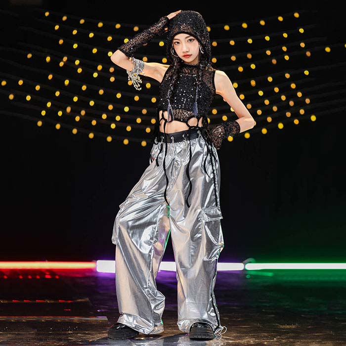 キッズ jazz ヒップホップ ステージ衣装 女の子 ジャズダンス衣装 トップス ノースリーブ フード付き シースルー パンツ 上下セット キラキラ 光沢感 フリンジ 個性的 帽子 編み上げ ストリートダンス 団体服 発表会 へそ出し 子供 hiphop locking popping 舞台演出服