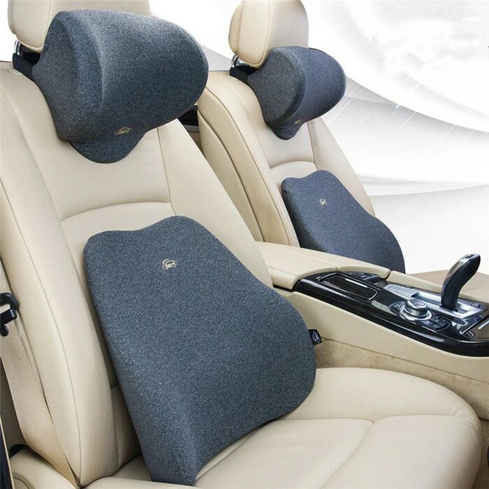 【商品名】 多機能車用品 カーアクセサリー カー用品便利 壁掛け 自動車 首 ヘッドレス 安眠 トラベルピロー ドライブ 頚椎サポート 腰痛対策 ふわふわ 首 ヘッドレス 安眠 トラベルピロー ドライブ 腰痛対策 ■ カラー：ブラック ブルー レッド ブラックグレー ダークグレー ライトグレー ■素材：合成繊維、綿、メモリスポンジ ■ 適用季節：四季兼用 ■スタイル：シンプル 車に長時間乗っていると、首のあたりが疲れてきて 　少し姿勢を崩してシートの肩部分に頭を置いて 　みたり首をぐるぐる回してみたり。 　そんな経験はございませんか？ ・そんなドライバーや助手席の方の疲れや首、肩の 　疲れを軽減するのがネックパッドです。 ・人体力学に基づいた設計で頭部、頚椎、肩の3点に 　フィットすることにより、圧力を吸収し、極限まで 　負担を軽減致します。 ・人間工学から生まれた腰当てパッド！ 背中から腰へピッタリフィットするホールドカーブ。 面でしっかり支えるから腰まわりの負担を分散。1 【商品名】 多機能車用品 カーアクセサリー カー用品便利 壁掛け 自動車 首 ヘッドレス 安眠 トラベルピロー ドライブ 頚椎サポート 腰痛対策 ふわふわ 首 ヘッドレス 安眠 トラベルピロー ドライブ 腰痛対策 ■ カラー：ブラック ブルー レッド ブラックグレー ダークグレー ライトグレー ■素材：合成繊維、綿、メモリスポンジ ■ 適用季節：四季兼用 ■スタイル：シンプル 車に長時間乗っていると、首のあたりが疲れてきて 　少し姿勢を崩してシートの肩部分に頭を置いて 　みたり首をぐるぐる回してみたり。 　そんな経験はございませんか？ ・そんなドライバーや助手席の方の疲れや首、肩の 　疲れを軽減するのがネックパッドです。 ・人体力学に基づいた設計で頭部、頚椎、肩の3点に 　フィットすることにより、圧力を吸収し、極限まで 　負担を軽減致します。 ・人間工学から生まれた腰当てパッド！ 背中から腰へピッタリフィットするホールドカーブ。 面でしっかり支えるから腰まわりの負担を分散。