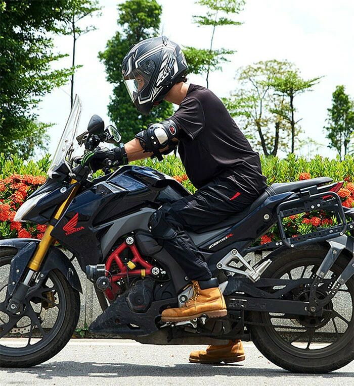 肘プロテクター 膝プロテクター 4点セット プロテクター 膝 オートバイ 自転車 バイク用 パッド 耐衝撃 通気性 防風性 肘パッド 膝パッド スケボー 保護パッド