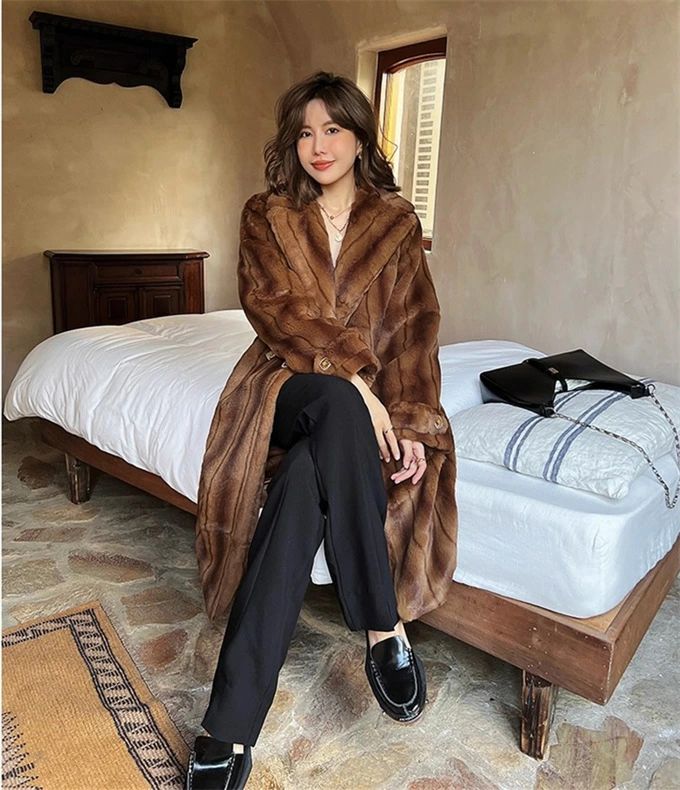 ファーコート レディース ロングコート 毛皮コート ミンク風 フェイクファーコート 大衿 ボリューム襟 ロング丈 ヴィンテージ ダブルボタン 防寒 ふんわり 暖かい あったか モコモコ 防寒コート カジュアル 着痩せ 可愛い 人気 きれいめ アウター おしゃれ 上品 高級感 冬服