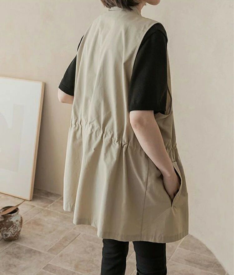 ベスト スプリングコート ロング ノースリーブ ウエストマーク レディース トップス ワークベスト ノーカラー 前開き 無地 ポケット ファスナー 羽織り ジレ アウター ゆったり 大きいサイズ 春 夏 秋 体型カバー 大人 可愛い 重ね着 カジュアル 着回し 通勤