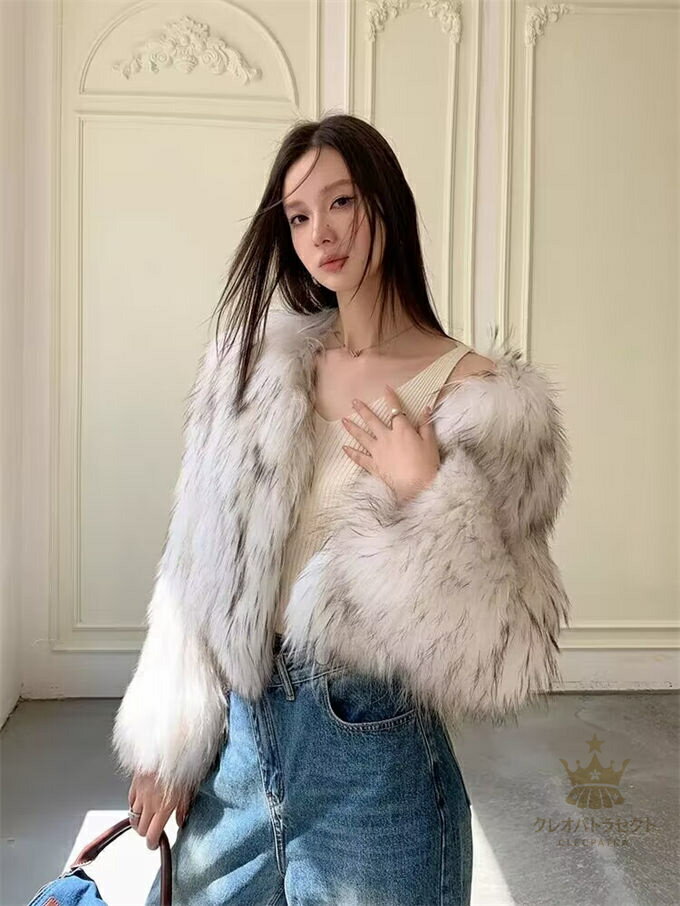 ファーコート タヌキ フェイクファーコート 毛皮コート ボリューム レディース ショート丈 ショートコート ノーカラー Vネック アウター 防風 防寒 ふんわり 暖かい あったか モコモコ 防寒コート カジュアル 着痩せ 可愛い きれいめ おしゃれ 上品 高級感 冬服 送料無料