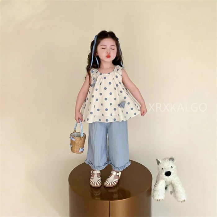 クレオパトラセレクトの【クーポンで10％オフ】セットアップ 女の子 子供 夏 服 上下セット 綿混紡 袖無しトップ+パンツ 2点セット スリングトップ キッズ ワイドパンツ リボン ブルー ピンク フリル ロング 韓国風 可愛い 保育園 幼稚園 小学生 通学着 リゾート90cm 100cm 110cm 120cm 130cm 140cm｜アングル3