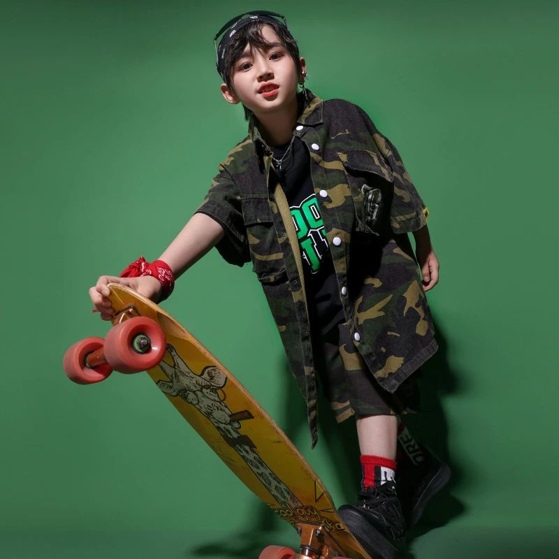 迷彩セット キッズダンス衣装 セットアップ 男の子 女の子 半袖シャツ トップス 軍パン カーゴパンツ グリーン 迷彩柄 かっこいい ダンスパンツ ジャズダンス 韓国 k-pop 発表会 演出服 練習着 応援団 レッスン着 ステージ着 チア チアガール かっこいい