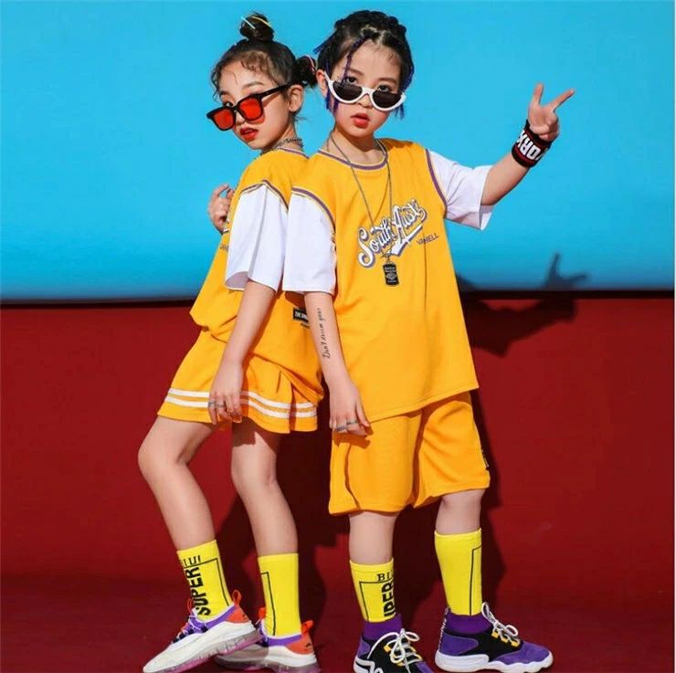 クレオパトラセレクトの即納 キッズ ダンス衣装 セットアップ イエロー パープル 半袖 スカート ハーフパンツ 女の子 男の子 チアガールズ チアダンス チアリーダー チームダンス ヒップホップ 体操服 演出服 応援団 舞台服 ダンスウェア ステージ衣装 110 120 130 140 150 160 170｜アングル2