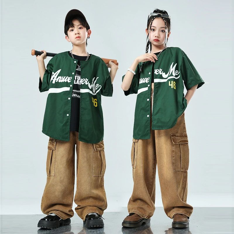 ベースボールシャツ キッズ ダンス衣装 単品 セットアップ 男の子 女の子 半袖 シャツ グリーン デニムパンツ カーゴパンツ ロングパンツ 茶色 ゆったり 練習着 レッスン着 習い服 韓国 カッコイイ ダンスウエア ステージ衣装 ジャズダンス k-pop jazz 舞台服 演出服 発表会 2