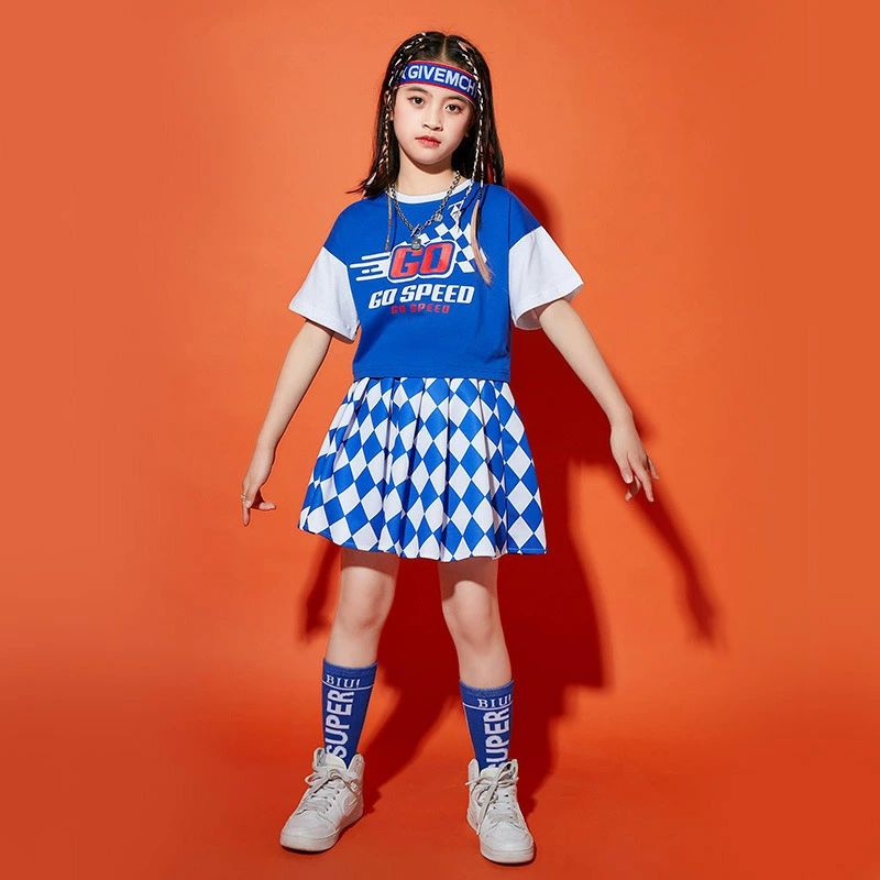 ブルー キッズ ダンス衣装 セットアップ 男の子 女の子 半袖 Tシャツ 重ね着風 プリーツス カート ハーフパンツ ゆったり 練習着 レッスン着 習い服 カッコイイ ダンスウエア ステージ衣装 ジャズダンス 韓国k-pop jazz 舞台服 演出服 発表会 運動会 3