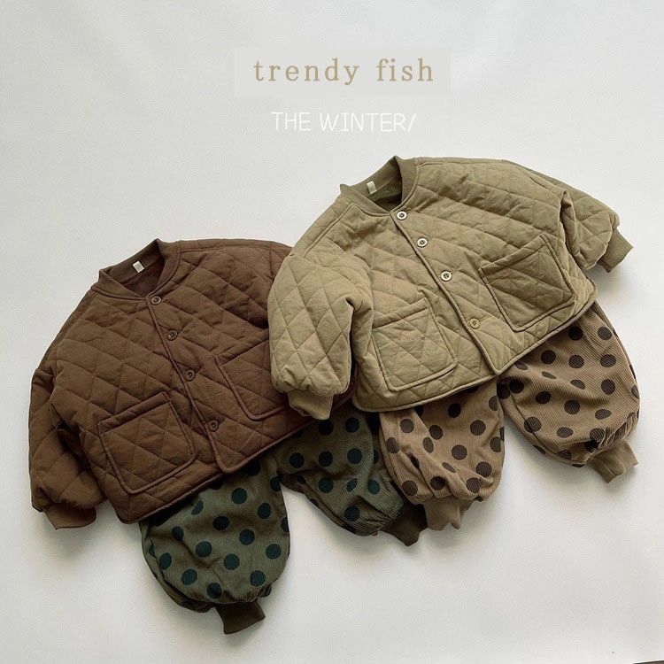 防寒 アウター コート ジャケット キッズ 男の子 女の子 中綿コート 中綿ジャケット 綿入れ 綿衣 上着 上衣 トップス 無地 冬 保温 防風 通学 通勤 韓国 おしゃれ アウトドア お出かけ チェック 厚手 外套 ブラウン グリーン ラウンドネック ポケット付き
