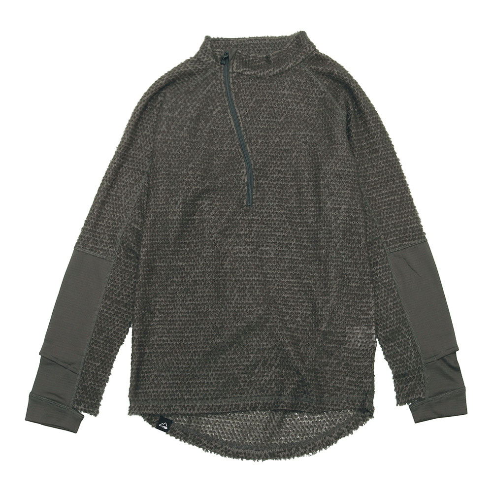 milestone マイルストーン Cloud Half ZIP MST-025 Description 従来のPolartec? Alpha Direct 90より軽量なAlpha Direct 60を採用し、通気性を高めながら必要十分な保温性を確保しました。ウォッチウインドウやサムホールはそのままに、深めのハーフジップでベンチレーション性能を強化。重量はわずか115g。真冬の高強度アクティビティでも脱がずに快適に動き続けられる一着です。 Material：100%ポリエステル Country：CHINA Sizing サイズ 仕上寸法（cm） 着丈 胸囲 ゆき丈 XS 67 94 75.5 S 71 98 79 M 74 102 81 L 76 116 87 ※サイズは一点一点スタッフが計測しています。多少の誤差が生じる事をご了承下さい。 ※お客様のPC環境により、商品画像と実際とでは若干色が異なる場合があります。 ※サイズがご不明な方はオーダー前にメールにてお問合せください。 Brand マイルストーン：道路の脇などに1マイル毎に設置される標識。道しるべ。これらの意味から転じて、歴史や人生における画期的な出来事・大事件。車のフォグランプ（霧灯）やトンネルなどに使われている黄色い電球色の光源は、白い光に比べ、乱反射が少なく光が遠くまで届くと言われています。霧発生時や雨天時の際、周囲に自分の存在を知らす為にもこの電球色の光は優れています。また昔から灯具として使われているランタンは独特の黄色い灯で雰囲気を作り、蛍光灯などに比べ自然な光を演出してくれます。我々マイルストーンはこのような事からメインLEDにナチュラル・ウォーム・カラーLED（電球色）を採用しております。