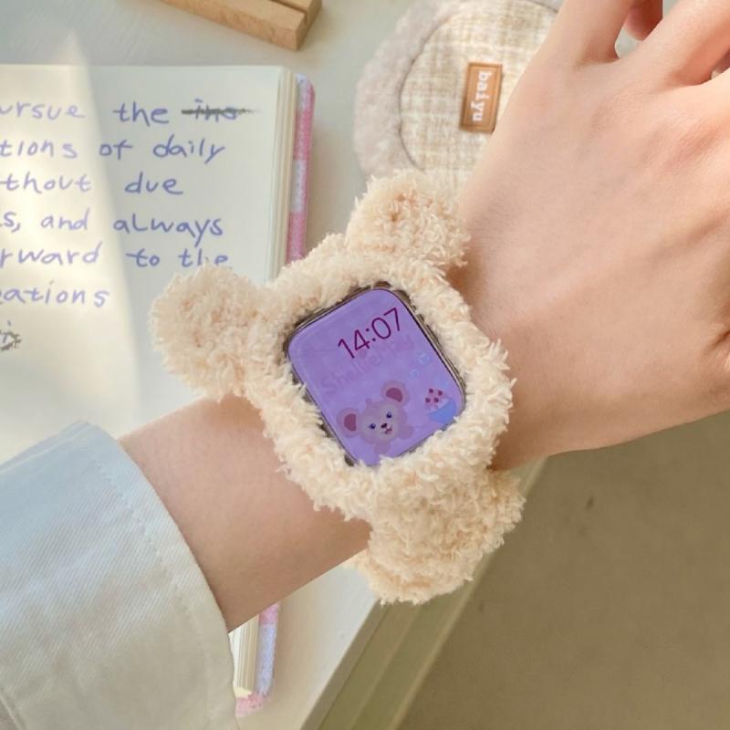 Apple watch ストラップストラップサイズ：1-3世代(38mm),(42mm)4-6世代/se(40mm),(44mm)7-9世代(41mm),(45mm)10世代(42mm),(46mm)ウルトラ(49mm)カラー分類：いぬ(ケースのみ)、きつね(ケースのみ)、くま(ケースのみ)、いぬ(ホワイト)、きつね(パープル)、きつね(ピンク)、きつね(ホワイト)、くま(ピンク)、くま(アプリコット)、いぬ(イエロー) 【注意事項】 ◆この商品はクリックポストでお届け致します。 ※日時指定はできません。 宅配便をご希望の方は、備考欄に【宅配希望】とご記入の上、ご注文下さい。 送料を修正させていただきますので、ご案内メールをご確認下さい。 ※お取り寄せ商品は、納期までに約2週間ほどかかります。 ※お取り寄せの商品がメーカー欠品の場合は、ご注文をキャンセルとさせていただきます。 ・サイズは平置き外寸サイズです。表記とは異なる場合があります。 ・製品による個体差がある場合がございますので予めご了承下さいませ。 ・撮影環境により、多少実際のカラーと異なる場合がございます。 また、携帯やスマートフォン、パソコンなどの画面上と実物では多少色が異なって見える場合がございます。 ・海外輸入商品の為、商品によって個体差があり、多少の汚れや傷等がある場合がございます。