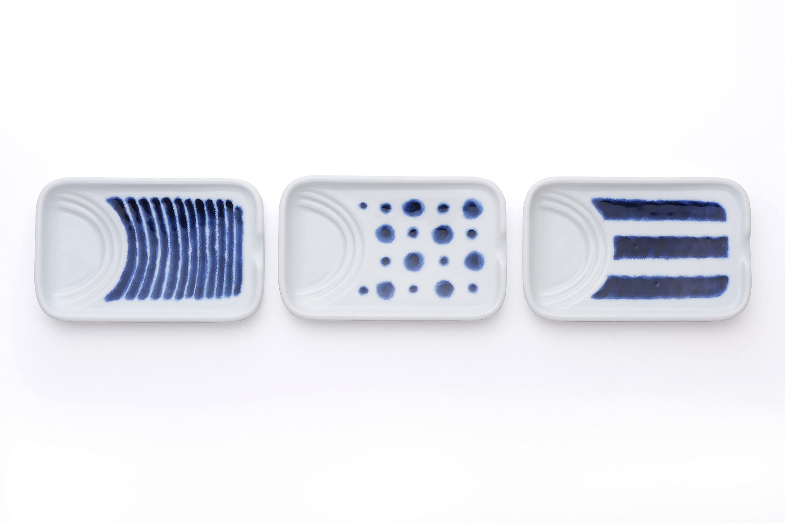 【送料無料】西海陶器(Saikaitoki) 小皿 皿 醤油皿 減塩 斜め スタッキング indigo 藍玉調味料皿(3柄組) 藍、白