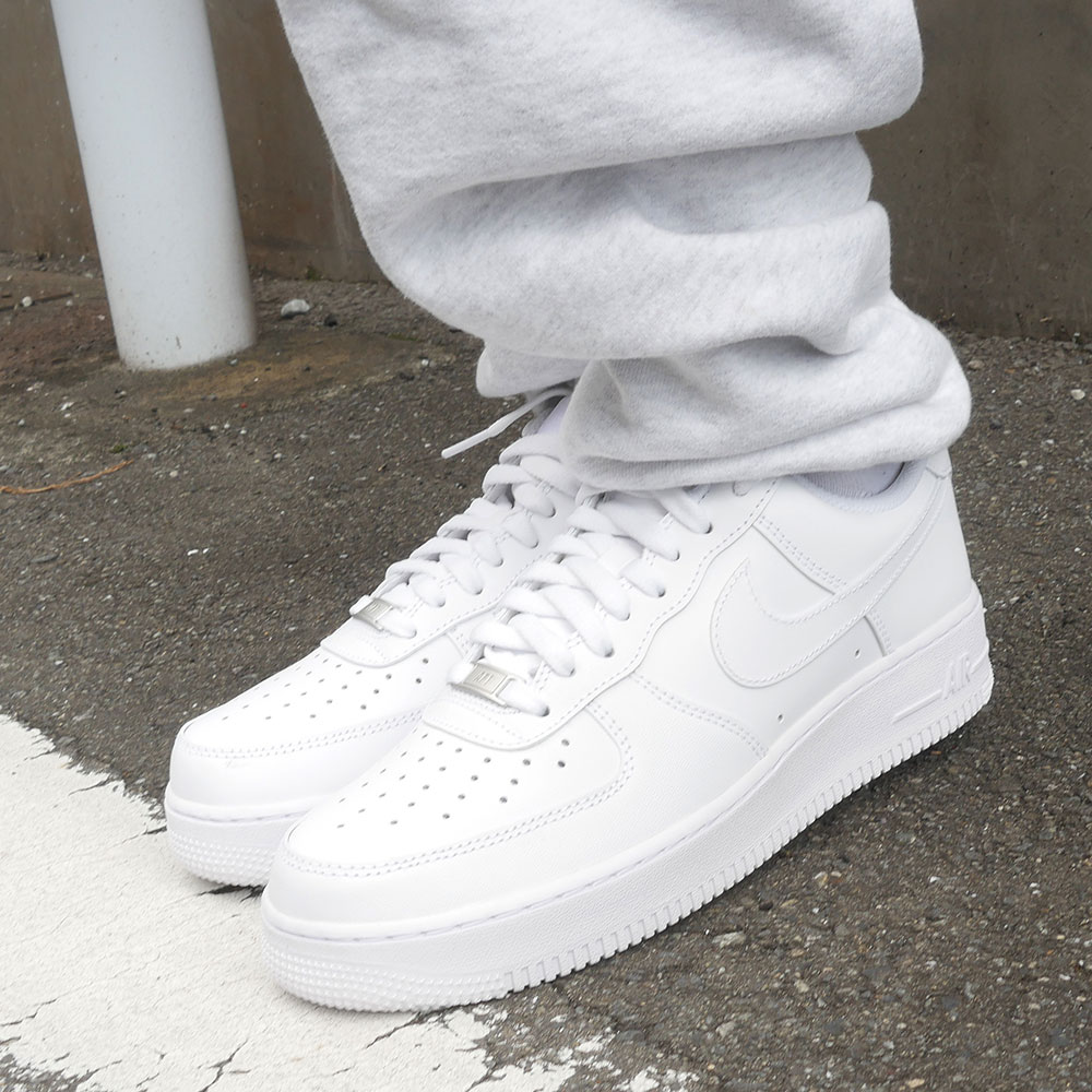 ナイキエアフォース1'07メンズシューズ/スニーカー/NikeAirForce1'07Men'sShoe(AF1)