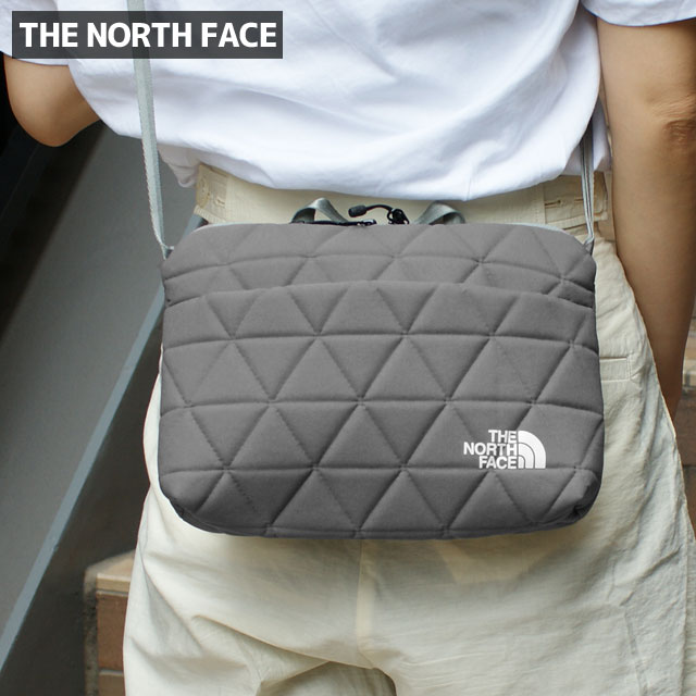 【24年12月度 8度目の月間優良ショップ受賞】 新品 ザ・ノースフェイス THE NORTH FACE Geoface Pouch ジオフェイス ポーチ ショルダーバッグ サコッシュ メンズ レディース 新作 NM32356Rのサムネイル