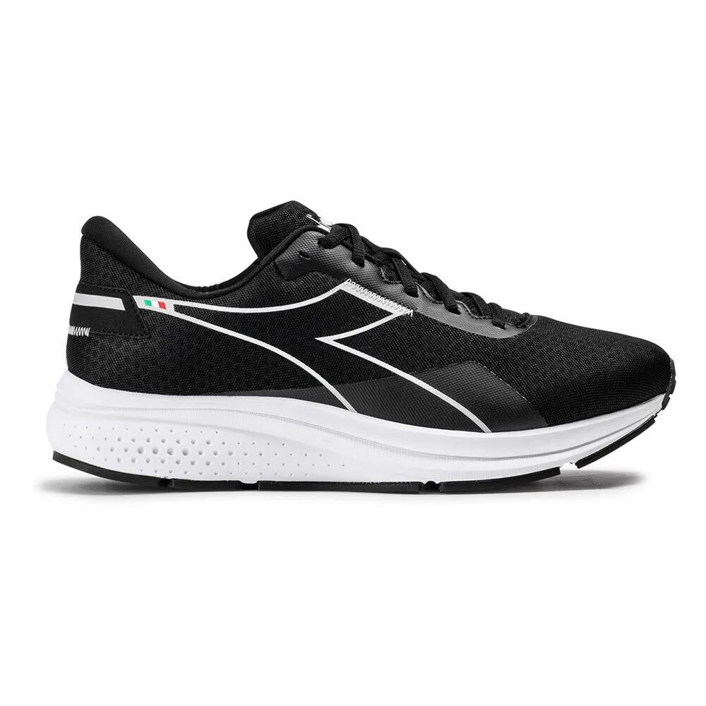 ディアドラ スポーツウェア パッソ 2 ランニング シューズ （ Black/White(C7406) ） | DIADORA SPORTS..