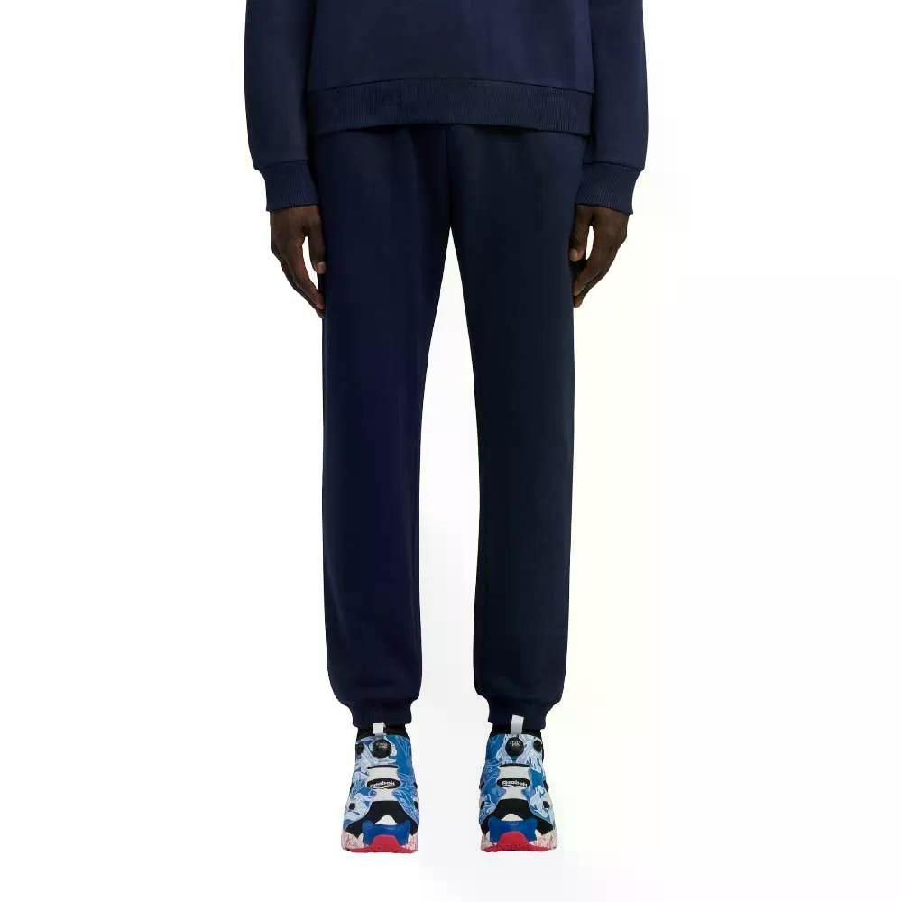 リーボック クラシックス アンドレ スモール ロゴ カフド スウェットパンツ （ VectorNavy ） | REEBOK CLASSICS Andre Small Logo Cuffed Sweatpants 