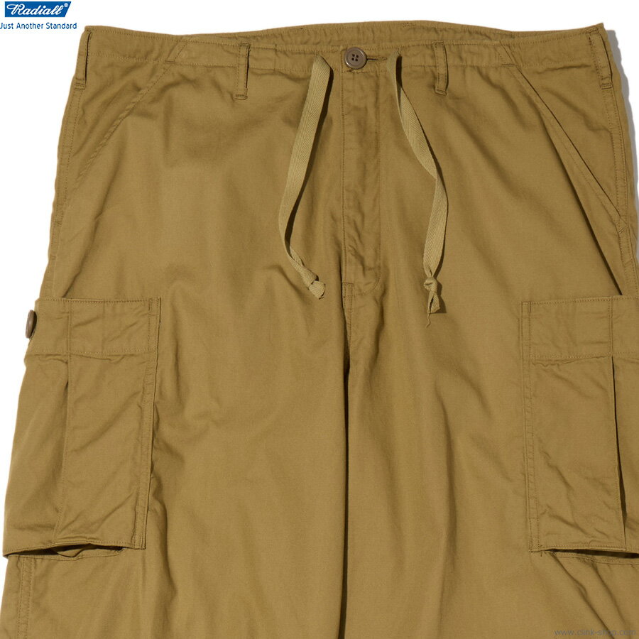 Rakuten - RADIALL ラディアル パンツ メンズ オールシーズン 綿100％ カーキ M-XL RADIALL CLAN - WIDE FIT CARGO PANTS (MIL KHAKI) [RAD-26SS-PT003] ミリタリー カーゴパンツ