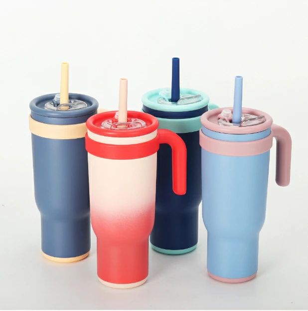 【3449円→実質3380円 P2利用! 11/27 01:59迄】304ステンレススチールカップ保冷氷覇杯ストロー保温杯車..