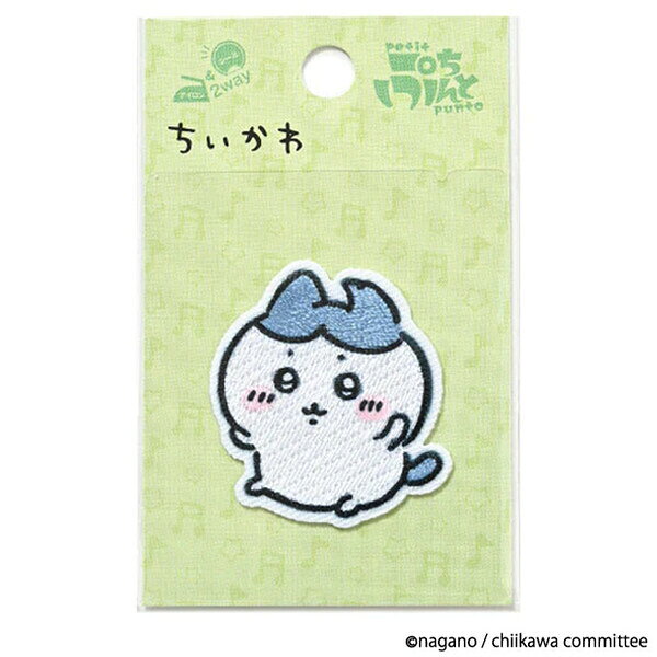 商品名ちいかわ ししゅうワッペン 小 ハチワレ・耳パル シール/アイロン両用 アップリケ 接着 入園 入学 目印 かわいい パイオニア説明人気「ちいかわ」デザイン♪シール・アイロン両用タイプの「シールワッペン」です。布製品にはアイロン接着がおすすめ。文房具やスマホケースなどへシールとしてもお使いいただけます。帽子やスモッグ、レッスンバッグなど、持ち物の目印にちょうどいいサイズ。入園や入学の準備におススメです。大好きなキャラクターと、新しい生活を楽しもう♪【サイズ】パッケージ=約H90×W55mm【重　量】約1g【材　質】表=ポリエステル・レーヨン、裏=ナイロン樹脂【生産国】台湾【ご注意】※こちらのワッペンはシール/アイロン両用タイプです。　ワッペン・アップリケとして、アイロンで簡単に接着できます。　(洗濯などで少しずつはがれてくるため、端の数カ所を目立たない糸で縫われることをおすすめします。)　また、裏面は粘着シールになっているので、熱に弱い素材や、紙・ビニール・金属などにも、ステッカーとして貼り付けられます。※シールでご使用の場合の注意点・長時間付けたままにしておくと、接着剤が衣類等に付着する場合があります。・紙や革製品に貼った時、表面がはがれる恐れがあります。・粘着力は消耗しますので、永久的に保てるわけではありません。品番GW-2001この商品について 必ずご確認ください配送についてメール便での配送になります。→ご利用の際は必ずお読みください 送料について ご注文合計額が￥1000 (税込)以上で、全国一律『送料無料』です。 →詳細はこちら返品→返品・交換・キャンセルについて※メール便は、日時指定、代金引換、ギフトラッピング・熨斗サービスに対応しておりません。