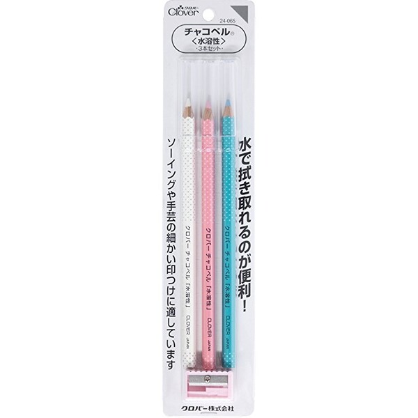 商品名クロバー チャコペル 水溶性 3本セット説明布につけた印を、水を含ませた布で拭き取れます。ペンシルタイプのチャコ。●セット内容: ホワイト・ブルー・ピンク各1本、削り器品番24-065サイズ(ペン)直径7.2mm、長さ6cmこの商品に...