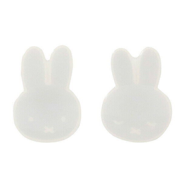 商品名miffy ミッフィー フェイスシリーズ マグネット グレー 2個入 アクリル製 磁石 ブルーナ かわいい ビーエスエス説明大人気「miffy (ミッフィー)」の「フェイス」シリーズ第6弾。シンプルなお顔の王道デザインは、人気が衰えないデザインです。2つの表情が楽しい「マグネット」です。つるっとした質感のアクリル製。メモを留めるのにちょうどいいサイズ。【サイズ】約W60×H60×D5mm【材　質】アクリル【内　容】2個入品番EB470WHこの商品について 必ずご確認ください配送についてメール便での配送になります。→ご利用の際は必ずお読みください 送料について ご注文合計額が￥1000 (税込)以上で、全国一律『送料無料』です。 →詳細はこちら返品→返品・交換・キャンセルについて※メール便は、日時指定、代金引換、ギフトラッピング・熨斗サービスに対応しておりません。