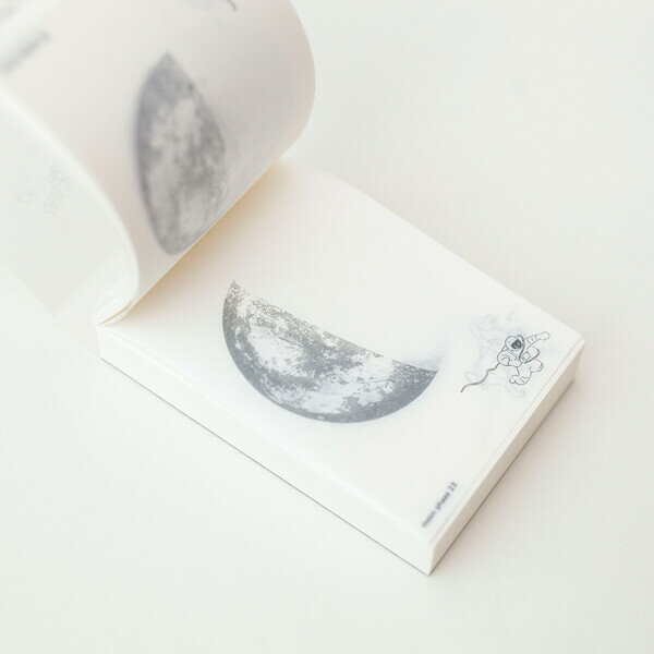 【1000円以上お買い上げで送料無料♪】暦生活 宙(そら)のステーショナリー 宙のメモ 三日月 A7 360枚 純白ロール紙 月の満ち欠け プレゼント 新日本カレンダー - メール便発送