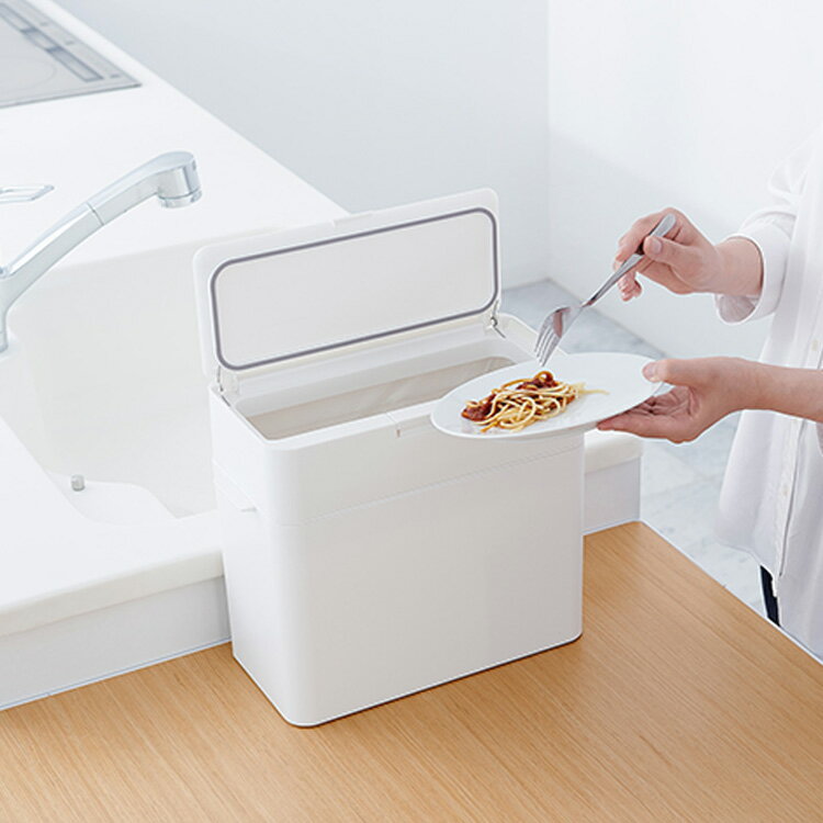 乐天商城 - ゴミ箱 シールズ9.5 密閉ダストボックス like-it basic dust ごみ箱 9.5l おむつ ふた付き 分別 スリム 隙間 キッチン 積み重ね 蓋付きゴミ箱 日本製 おしゃれ かわいい 北欧 生ゴミ 密閉 密封 一人暮らし スタッキング 重ねる オムツ 韓国インテリア フェミニン