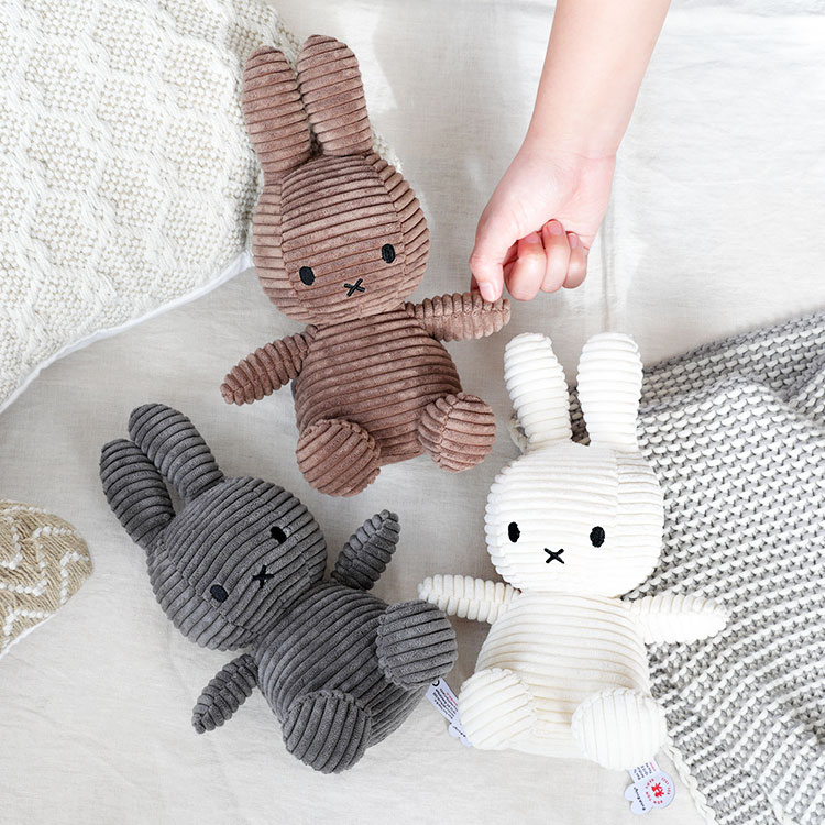 乐天商城 - Miffy Corduroy 23cm【ぬいぐるみ ミッフィー グッズ 大人 おしゃれ かわいい 北欧 BON TON TOYS オランダ コーデュロイ キャラクター ソフト 子ども キッズ シンプル 縞模様 誕生日 プレゼント 出産祝い ベビー インテリア シンプル ボントントイズ ギフト】