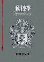 2003年2月28日にメルボルンのテルストラ・ドームにて、メルボルン・シンフォニー・オーケストラをゲストに迎えて行なったライヴを収録。 長い舌をダラリと垂らすことで有名なKISSのベーシストといえばジーン・シモンズ。彼がモデルのロッカーが登場するアニメはボブ・ディランより悪い影響を与えると言われたこともあるが、今作は『ラヴ・マイナス・ゼロ』のような世界を反映しているかもしれない。メルボルン・シンフォニー・オーケストラとのコラボレーションで作り上げたパフォーマンスを収録した2枚組のDVD。偉大なロックバンドとオーケストラの共演は長い歴史があるが、評価はあまりかんばしくなかった。果たして今回の試みはどうだろうか。ディスク1に収められたものはこのプロジェクト実現への経過を追ったドキュメンタリー。ステージ上での仮面を脱ぎ捨てたジーン・シモンズが指揮者のデヴィッド・キャンベルと真摯な姿勢で向き合い、楽曲について意見を交換しながら構想を練り上げる様子が収められている。オーケストラとバンドのリハーサル風景からは、息の合った雰囲気が感じ取れる。そして、それはハデなパイロが炸裂する本番のステージにもそのまま引き継がれるのだ。エースは抜けてしまったが、その穴をトミー・セイヤーが見事に埋めている。ゴージャス感がラスヴェガスのショウのように感じられないこともないが、何もかもが驚くべき調和を生み出した、素晴らしい仕上がりのステージである。第3幕が2枚のDVDの両方に収録されていることもあって、やや冗長だと感じる人もいるかもしれないが、“過ぎたるは及ばざるがごとし”という言葉は、ここには存在しないのである。 ディスク枚数: 2 時間: 217 分新品です。 希少商品となりますので、定価よりお値段が高い場合がございます。 販売済みの場合は速やかに在庫の更新を行っておりますが、時間差等にて先に他店舗での販売の可能性もございます。在庫切れの際はご了承下さい。 当店、海外倉庫からのお取り寄せとなる場合もあります。その場合、発送に2〜4週間前後かかる場合があります。 原則といたしまして、お客様のご都合によるキャンセルはお断りさせていただいております。 ただし、金額のケタの読み間違いなども加味し、12時間以内であればキャンセルを受け付けております。 ※万が一、メーカーもしくは店舗などに在庫が無い場合、誠に申し訳ありませんがキャンセルさせて頂きます。何卒、ご理解いただきますようよろしくお願いいたします。 お客様による金額の間違いが多発しております。よくご確認の上、ご注文よろしくお願いいたします。　
