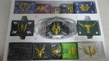 コンプリートセレクション 仮面ライダー龍騎 Vバックル 変身ベルト　バンダイ　新品