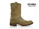 SENDRA/センドラ 約100年もの歴史をもつSENDRAは、1913年スペインのALMANSA(アルマンサ)にて設立されました。この地域は砂漠地帯のため中世から馬による移動が多く足を保護し丈夫なブーツが必要とされていました。そして、生活の糧として必然的にウェスタンブーツは重要視され、SENDRAブーツは長年培った技術と共に発展し、ヨーロッパ最高のウエスタンブーツブランドとして現在に至っています。また現在では、ファッション性や耐久性に力を注ぎ、SENDRA社ならではの独特なラインを主軸とするGOOD YEAR WELT製法がSENDRA社の魅力でもあります。 【SENDRA/センドラ】一覧はこちら 送料について ＜送料無料の場合＞北海道・一部離島沖縄 900円1200円 送料の詳細はこちら【BRANDHISTORY】 約100年もの歴史をもつSENDRAは、1913年スペインのALMANSA(アルマンサ)にて設立されました。この地域は砂漠地帯のため中世から馬による移動が多く足を保護し丈夫なブーツが必要とされていました。そして、生活の糧として必然的にウェスタンブーツは重要視され、SENDRAブーツは長年培った技術と共に発展し、ヨーロッパ最高のウエスタンブーツブランドとして現在に至っています。また現在では、ファッション性や耐久性に力を注ぎ、SENDRA社ならではの独特なラインを主軸とするGOOD YEAR WELT製法がSENDRA社の魅力でもあります。 【GOOD YEAR WELT製法とは】 靴の中にコルクを使用しているのと同時に複式縫いのため耐久性に優れ、また吸排湿性(通気性)に富み、靴の製法の中で最も最高級な製法です。履けば履くほど自分の足型に近づくのが特徴です。 【原産国】スペイン 【COLOR】SERRAJE　HARLEY　 【WIDTH】　EEワイズ 【サイズ選びの目安】 履きこむにつれ足に馴染んできます。甲・幅共にゆったりめになりますので、普段と同じサイズをオススメします。 【CAUTION】 使われた革の部分によって革の質感の異なる場合やシワやキズがある場合がございます。これは不良品ではなく商品の特性上のものとなりますので、あらかじめご了承のうえご注文いただきますようお願いいたします。