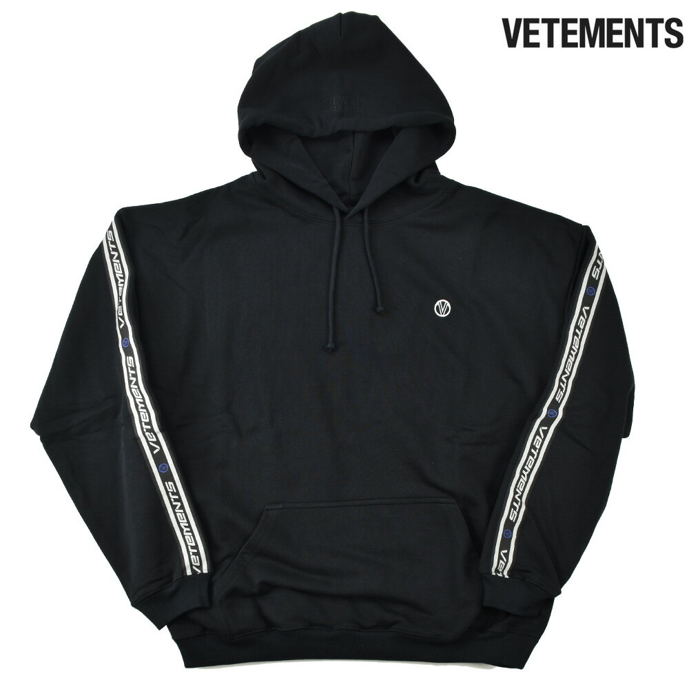 ヴェトモン プルオーバーパーカー メンズ フーディー ロゴテープ ブラック 黒 VETEMENTS SWEAT