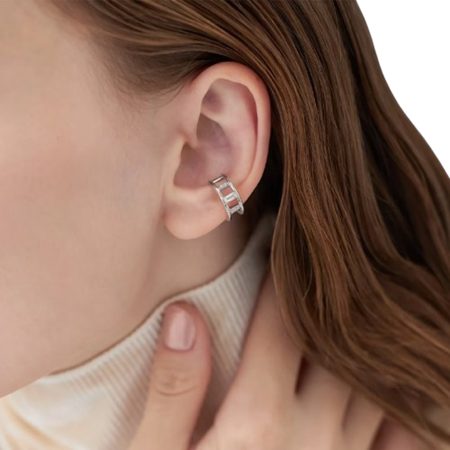 クローバーリーフの【無料ラッピング】 ヨンドシー 4℃ イヤーカフ シルバー 2025 Holiday Collection ホワイトトパーズ レディースブランド 正規品 新品 ギフト プレゼント 人気 おすすめ 誕生日 記念日 クリスマス 送料無料｜アングル3