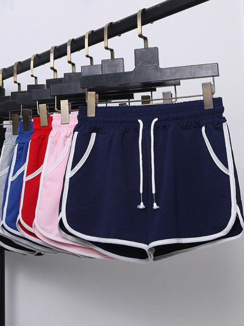 送料無料 レディース ショートパンツ 【爽やかキープ＆自由に動ける・サイドスリットで足長効果・8サイズ選択可】 短パン レディース スポーツ 肌に優しい 通気性 吸汗 速乾 ゆったり ポケット付き ゴムウエスト 黒 夏 カジュアル ヨガ ランニング 部屋着