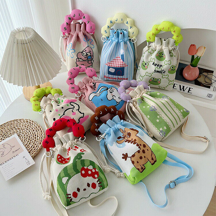 バッグ レディース 小さめ かわいい おしゃれ 軽い 卒園式 入園式 ギフト 母の日 仕事鞄 通勤 通学 旅行 カバン トートバッグ ポケット ハンドバッグ 小容量 持ち手 カバー 春夏 秋冬 30代 40代 50代 20代 ショルダーバッグメッセンジャーバッグ 布袋 和服のアクセサリー