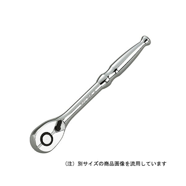 在庫状況：お取り寄せ(詳しくはこちらをクリック) ●画像は代表型番のイメージになります。型番通りの手配になりますので（色・形等）確認の上ご注文下さい。 36枚ギアを2ヵ所で保持し、強度と小刻みよい操作感を実現しました。 用途：ソケットなどと組合せて、ボルトの締め緩めができるハンドル。 ヘッド部に一体式クロウを採用する事で厚さを従来比20%減のコンパクト化しています。 36枚ギアを採用し、10度の細かい送り角度を実現しながら、2ヶ所をクロウで支持する事で従来品比30%の強度アップを図っています。 ユニオン機構採用により、ソケットを確実に保持できます。 リペアキット(BR4E-K別売)により、簡単にメンテナンスが可能です。 ●ギア枚数：36枚 ●差込角：12.7sq. ●スタンダードタイプ ●送り角：10度 ●特殊工具鋼