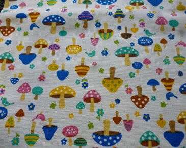 【ハンドメイド 日本製】巾着袋2点セットきのこ総柄 (大・中)体操服入れ・シューズバッグ・小物入れ【小学校 保育園 幼稚園 入園入学 旅行 整とん お揃い】
