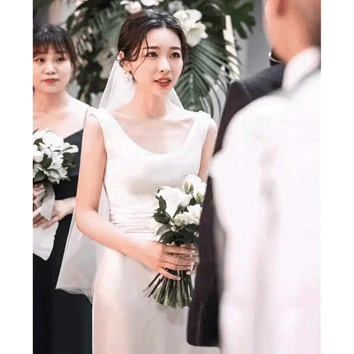 ウエディングドレス 二次会 ウェディグドレス Aラインドレス 海外挙式 前撮り 後撮り 花嫁二次会 大きいサイズ 結婚式 ブライダル 披露宴 パーティードレス ロングドレス エンパイア トレーン