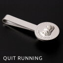 CHILLWORK チルワーク メンズ ホビーネクタイピン タイクリップ 英国ブランド 真珠の耳飾りの少女 Quit Running クイトランニング 商品詳細 【商品名】qrtieclip038 【デザイン】真珠の耳飾りの少女 (038) 【素材】ステンレス 【サイズ】タテ 20mm (最大幅) × ヨコ 50mm 高品質のステンレススチールを使用したネクタイピンです。どんなネクタイにもコーディネートしやすい、飽きのこないマットシルバー。さりげない遊び心を演出するア－トシリーズデザインは他にはないアクセントに。高級感溢れるマットデザインが控えめながら美しく光ります。普段の着こなしに遊び心をプラスして、スーツスタイルをワンランクアップ。オリジナルのBOXに入っているので自分用にはもちろん、プレゼントにも最適なアイテムです。 【全国一律送料無料】 【 CHILLWORK チルワーク by Quit Running 】 ヨーロッパを中心とした、世界中のグラフィックデザイナーによるブランド。 仕事で遊ぼう、をコンセプトに、よく見ると趣味がモチーフになっていたりとユニークなデザインが豊富。 ※クリップ同士が接触している部分等、 表面のマットシルバーコーティングが擦れている場合がございます。 何卒ご了承の上ご購入いただきますよう、お願い申し上げます。