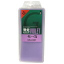 GALLIUM (ガリウム) PRO 滑走 VIOLET 200 ・内容量：200g フッ素低含有パラフィンワックス(滑走ワックス) -4℃⇔+3℃全雪質 雪温-4℃～+3℃の範囲であらゆる雪質に対応。 特に日本独特の湿雪に抜群の滑走性を生む。 ・主原料：パラフィンワックス＋フッ素 ・フッ素を配合することにより、雪面との間に発生した水分を 弾いて撥水性を向上 ・フッ素はホットワクシングしても滑走面に浸透しにくいので 持続性が低い ※ベースワックス塗布後に使用して下さい。 GALLIUM ガリウム ワックス スノーボード ワックス スノーボード チューンナップ