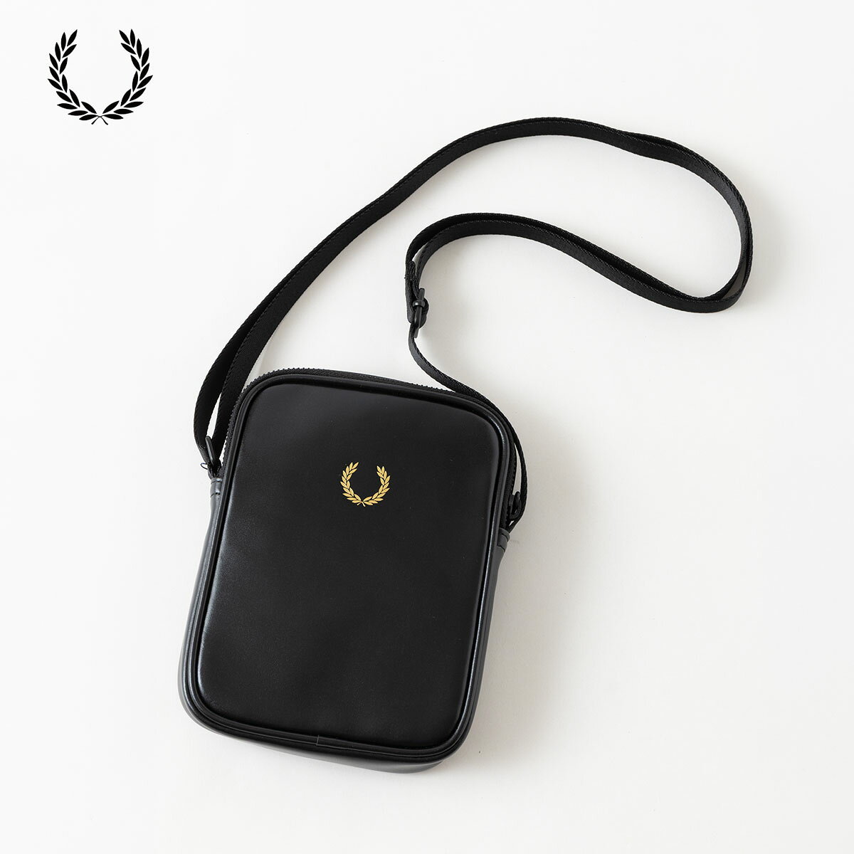 楽天市場】fred perry フレッドペリー サコッシュ ショルダーバッグの通販
